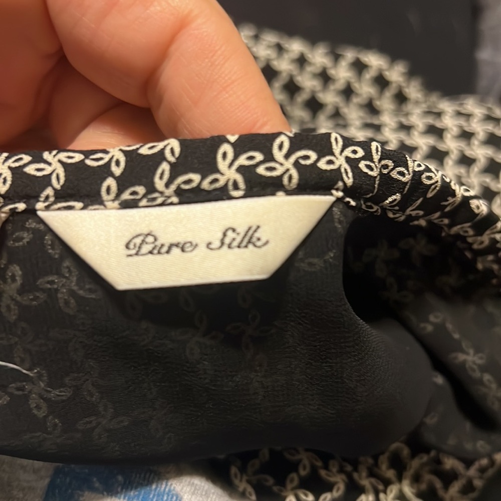 Talbots pure silk black/cream lined skirt. Hidden side zip closure. - Picture 8 of 8